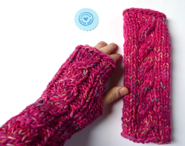 Pulswärmer Sulka pink aus Sockenwolle mit Daumenloch